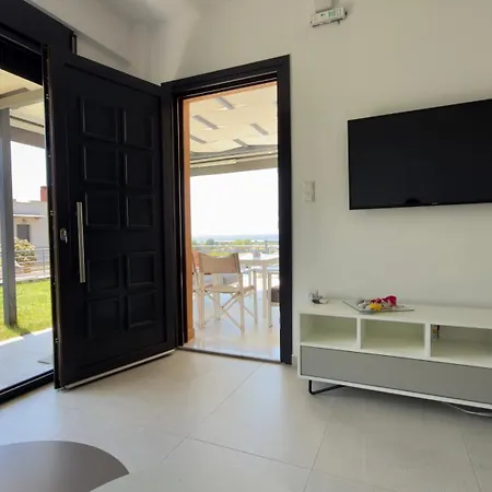 Sea The Sky With Pool By Horizon Homes